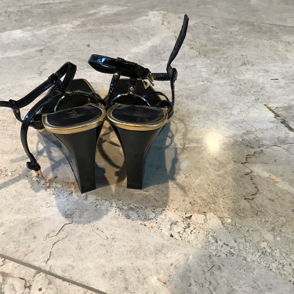 Anne Klein Sandles